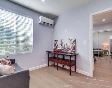 6504 W 84th Place - Photo Thumbnail 5