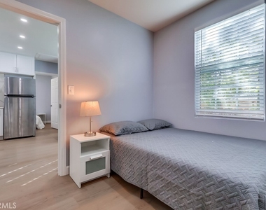 6504 W 84th Place - Photo Thumbnail 13