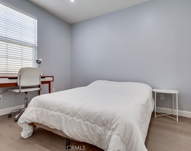 6504 W 84th Place - Photo Thumbnail 16