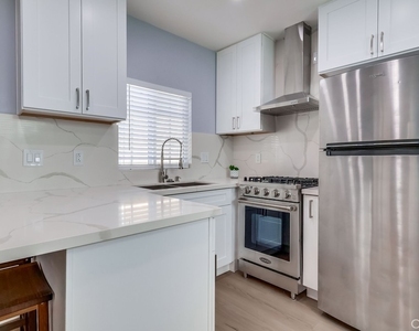 6504 W 84th Place - Photo Thumbnail 10