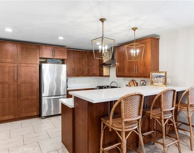 1418 Longview - Photo Thumbnail 4