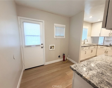 254 N 9th Avenue - Photo Thumbnail 4
