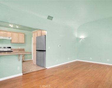 7275 Fountain Avenue - Photo Thumbnail 3