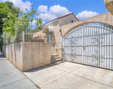7275 Fountain Avenue - Photo Thumbnail 22