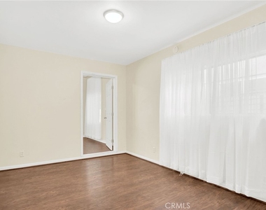 7275 Fountain Avenue - Photo Thumbnail 7