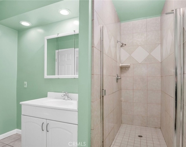 7275 Fountain Avenue - Photo Thumbnail 15