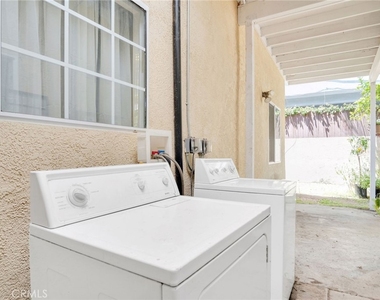 7275 Fountain Avenue - Photo Thumbnail 18