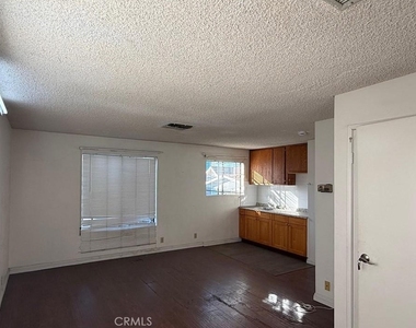 713 N Grand - Photo Thumbnail 9