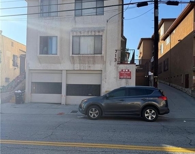 713 N Grand - Photo Thumbnail 1