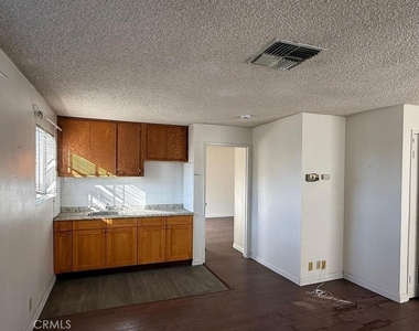 713 N Grand - Photo Thumbnail 7