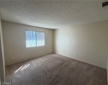 532 E Lugonia Avenue - Photo Thumbnail 2