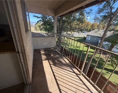 532 E Lugonia Avenue - Photo Thumbnail 5