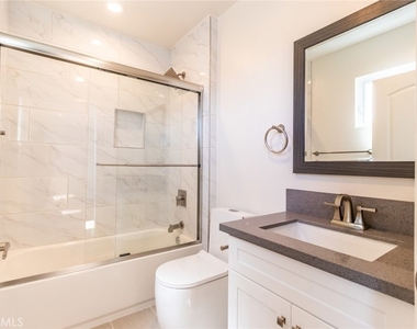 1739 Longwood Avenue - Photo Thumbnail 7