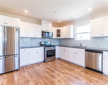 1739 Longwood Avenue - Photo Thumbnail 3