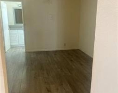 6819 Whitsett - Photo Thumbnail 6