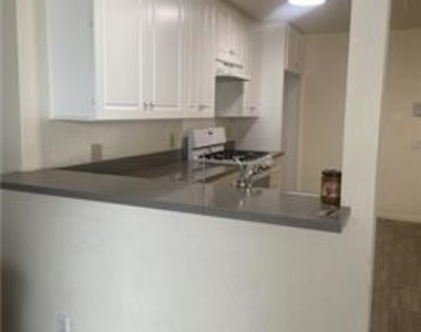 6819 Whitsett - Photo Thumbnail 2