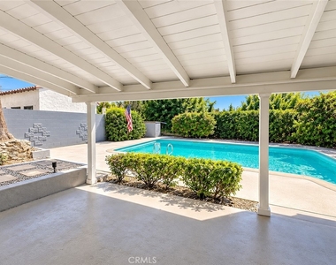 1104 N Screenland Drive - Photo Thumbnail 29