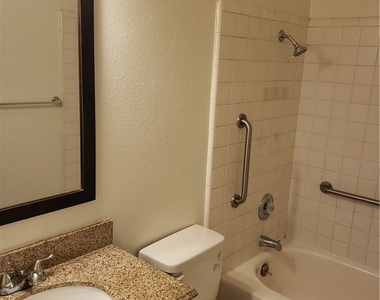 1022 W Calle De Las Estrellas - Photo Thumbnail 10