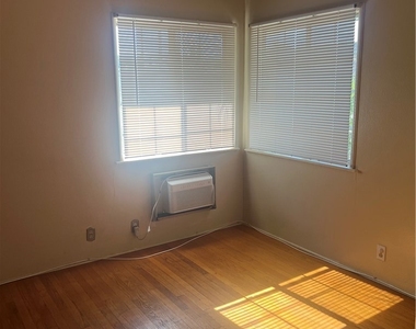2804 W Ramona Road - Photo Thumbnail 1