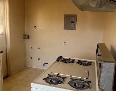 2804 W Ramona Road - Photo Thumbnail 6