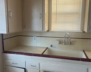 2804 W Ramona Road - Photo Thumbnail 5