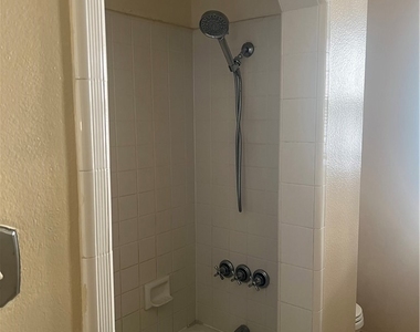 2804 W Ramona Road - Photo Thumbnail 7