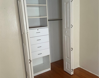 2804 W Ramona Road - Photo Thumbnail 8