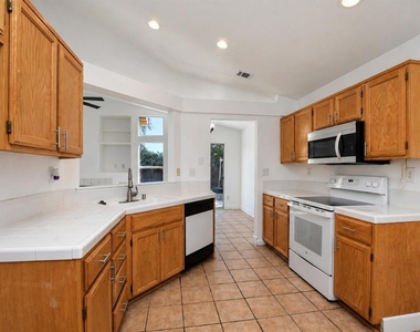 5119 Homestead - Photo Thumbnail 8