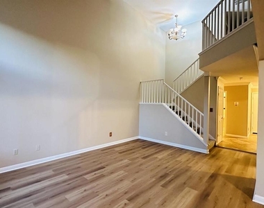 449 Dohrmann Ln - Photo Thumbnail 2