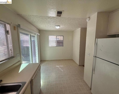 2213 L St - Photo Thumbnail 2