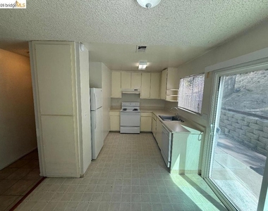 2213 L St - Photo Thumbnail 1