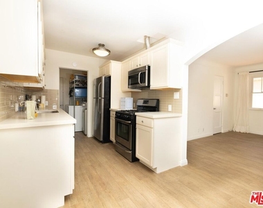 1341 Stanford Street - Photo Thumbnail 8