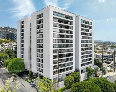 1100 Alta Loma Road - Photo Thumbnail 22