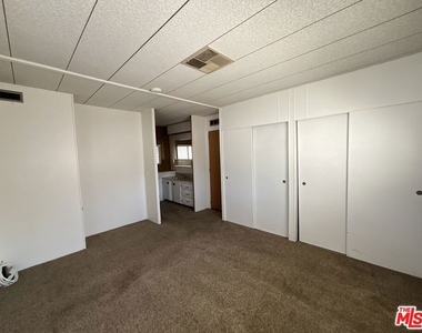 1014 W Johnston Avenue - Photo Thumbnail 3
