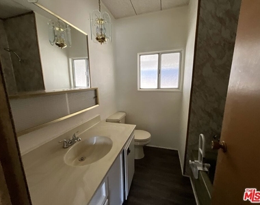 1014 W Johnston Avenue - Photo Thumbnail 4