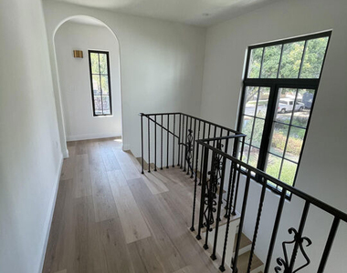 2300 N Commonwealth Avenue - Photo Thumbnail 20