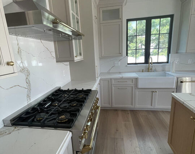 2300 N Commonwealth Avenue - Photo Thumbnail 41