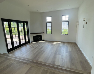 2300 N Commonwealth Avenue - Photo Thumbnail 23