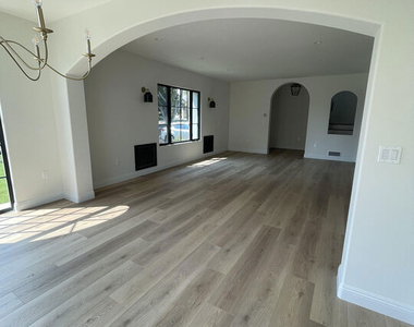 2300 N Commonwealth Avenue - Photo Thumbnail 21