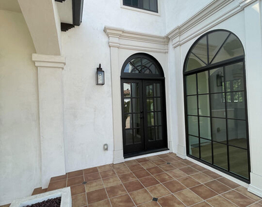 2300 N Commonwealth Avenue - Photo Thumbnail 38