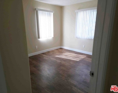 1334 W 62 - Photo Thumbnail 7