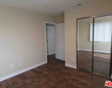 1334 W 62 - Photo Thumbnail 8