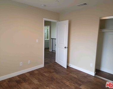 1334 W 62 - Photo Thumbnail 5