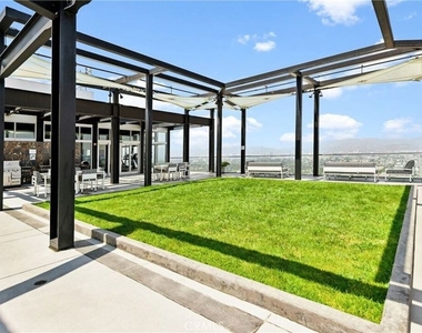3810 Wilshire Blvd - Photo Thumbnail 3