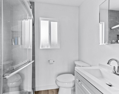 1244 N Genesee - Photo Thumbnail 5