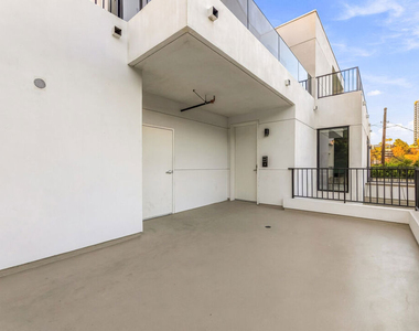 3659 1/2 Regal Pl, Los Angeles, Ca 90068, Usa - Photo Thumbnail 51