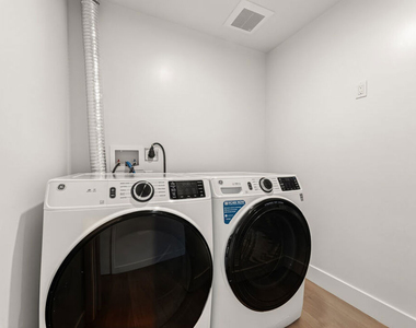3659 1/2 Regal Pl, Los Angeles, Ca 90068, Usa - Photo Thumbnail 43