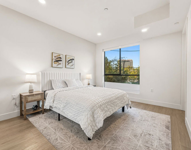3659 1/2 Regal Pl, Los Angeles, Ca 90068, Usa - Photo Thumbnail 38