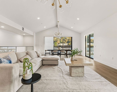 3659 1/2 Regal Pl, Los Angeles, Ca 90068, Usa - Photo Thumbnail 5