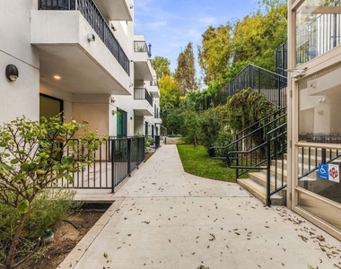 3659 1/2 Regal Pl, Los Angeles, Ca 90068, Usa - Photo Thumbnail 55